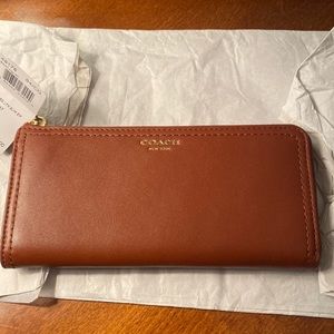 Coach Legacy wallet Brand New -Leather slim zip